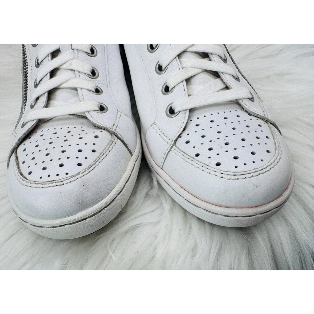 Taos Footwear Zipster Shoe Women's Sz 7.5 White Comfort Sneakers leather Classic